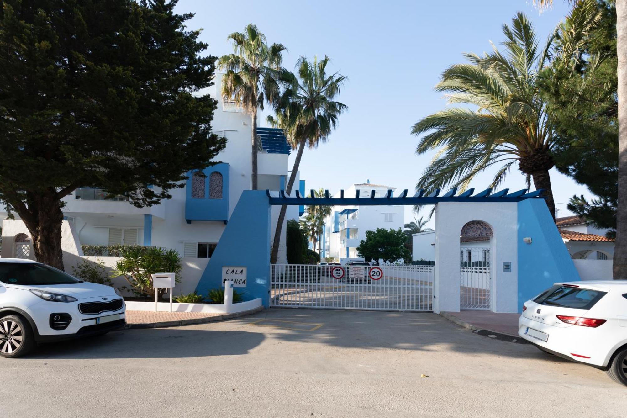 Apartment Cala Blanca Studio, By Bookindenia Dénia