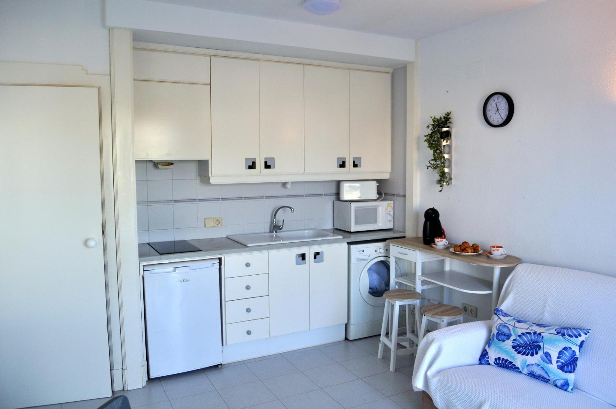 Cala Blanca Studio, By Bookindenia Apartment